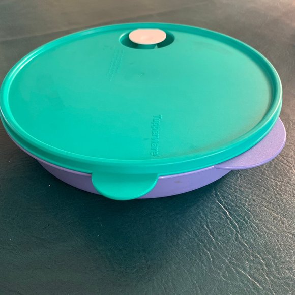 Tupperware Crystal wave 10 inch microwave reheatable divided container #3284 w - Picture 4 of 6